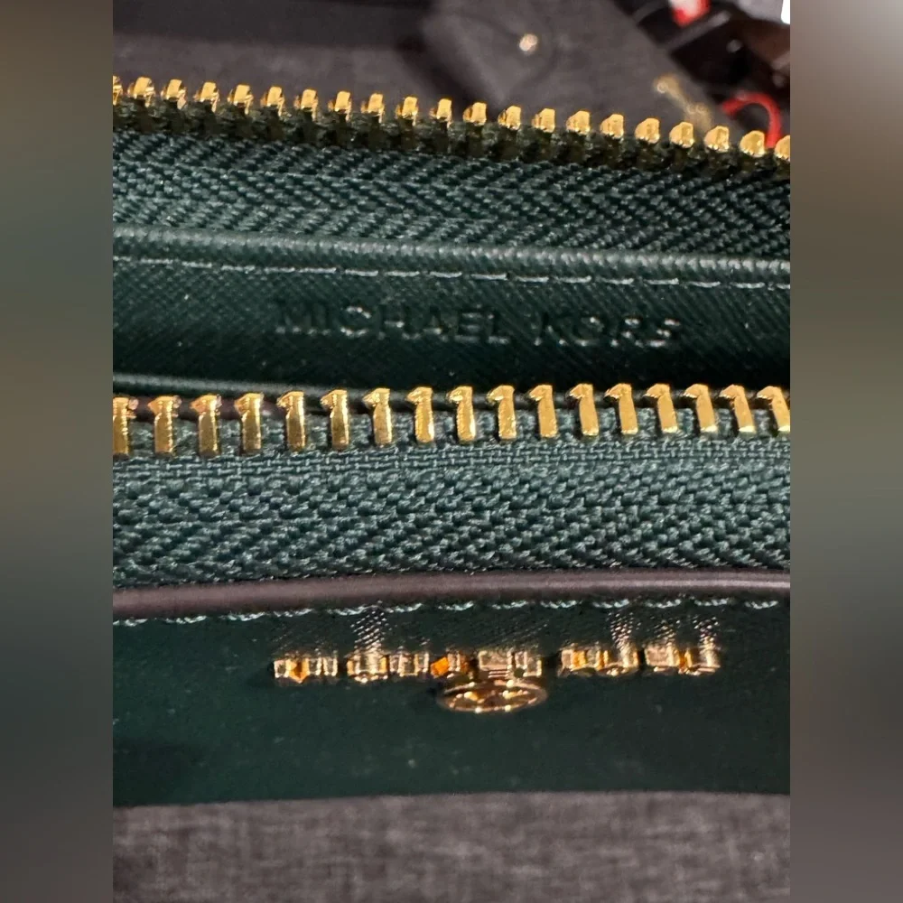 Michael Kors Malachite Jet Set Continental Saffiano Leather iPhone Wallet - Picture 6 of 7